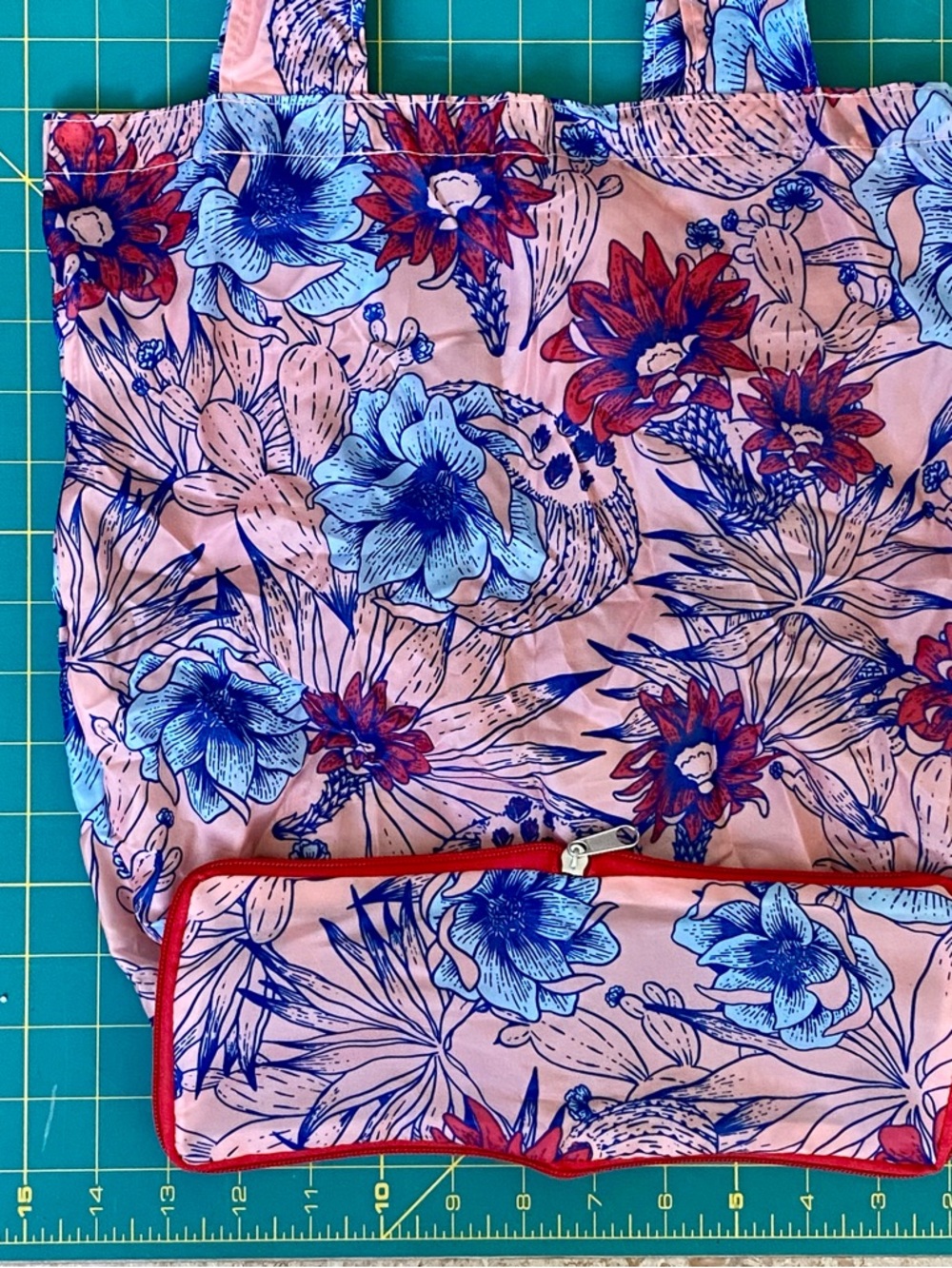 Starbucks Reusable, Packable Pouch, Tote. 2019 Pink Cactus Print - Picture 6 of 10